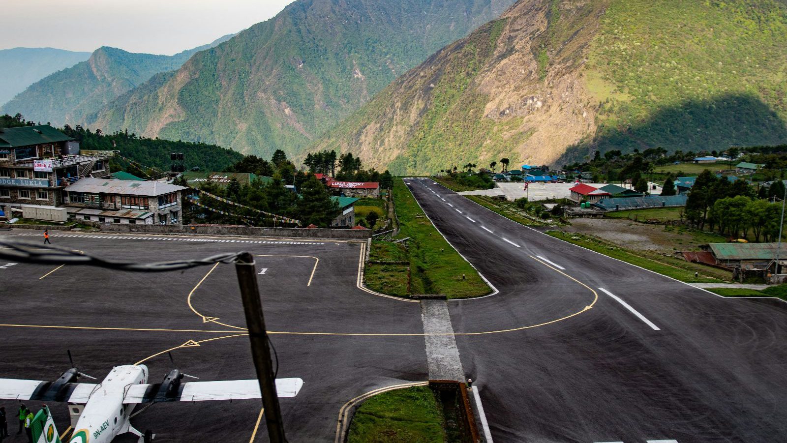 Rondreis Nepal, Evert Regio, Lukla Airport