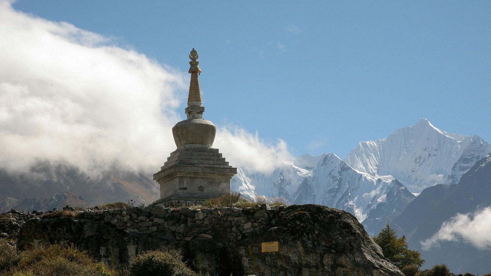 Rondreis Nepal, Langtang Regio, Kaynjin Gumba, stupa