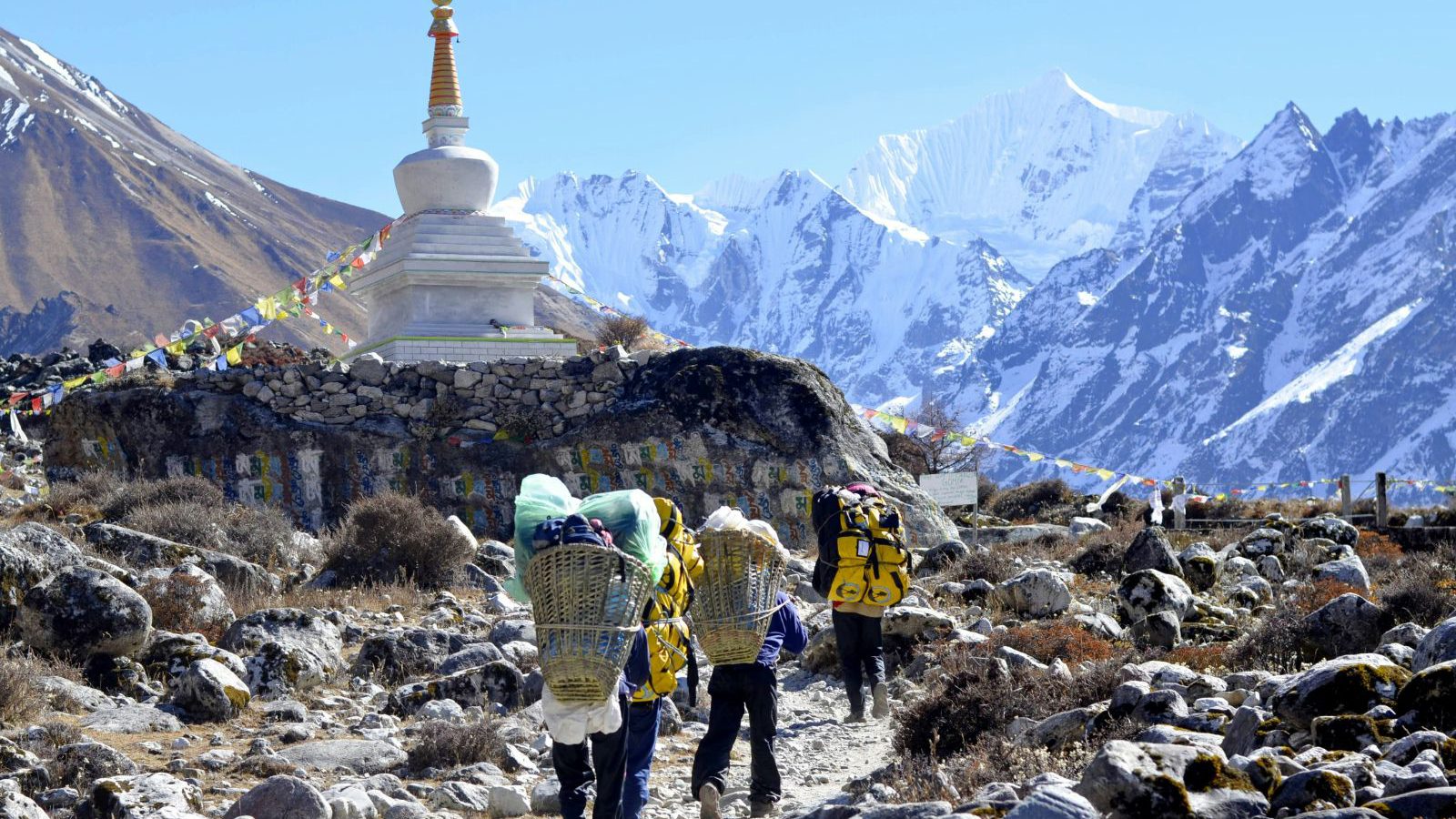 Rondreis Nepal, Langtang Regio, mensen beginnen aan de Langtang Trekking
