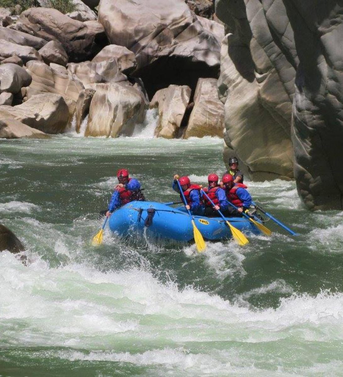 Rondreis Peru, Cusco, excursie raften Heilige Vallei, boot aan het raften