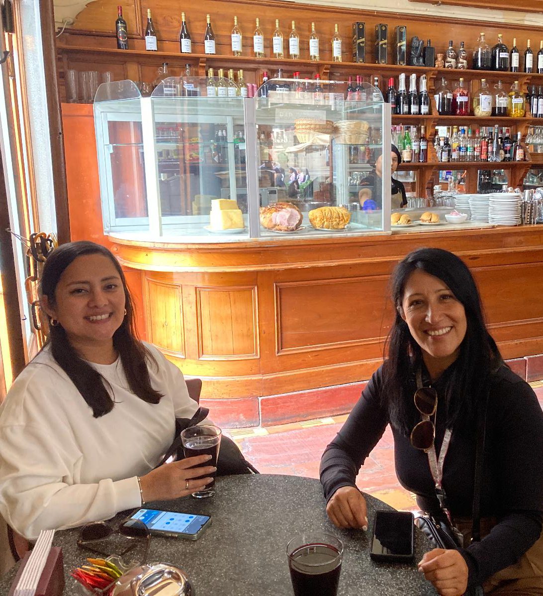 Rondreis Peru, Lima, excursie Lima as a local, drankje in bar