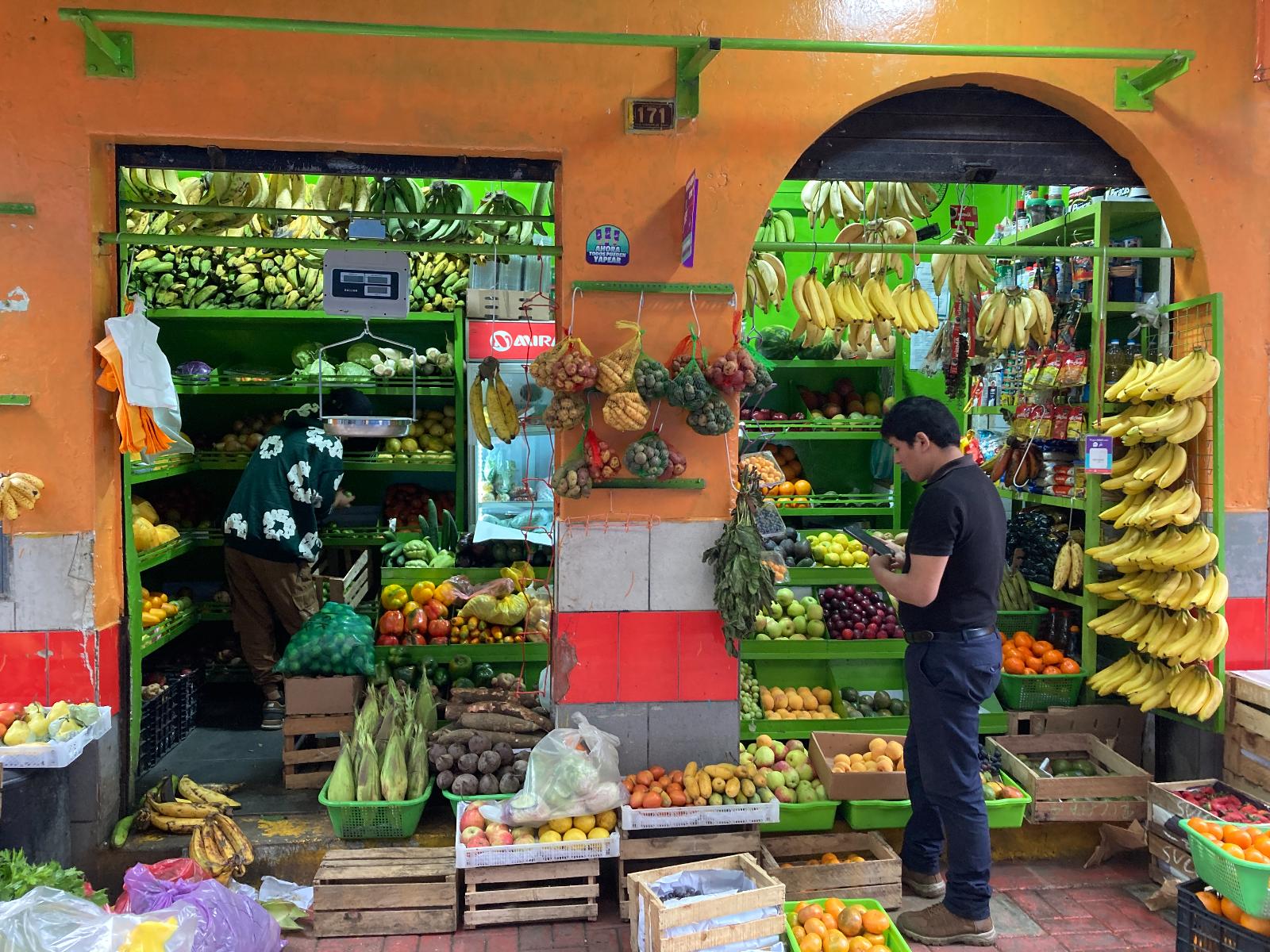 Rondreis Peru, Lima, excursie Lima as a local, fruitwinkel