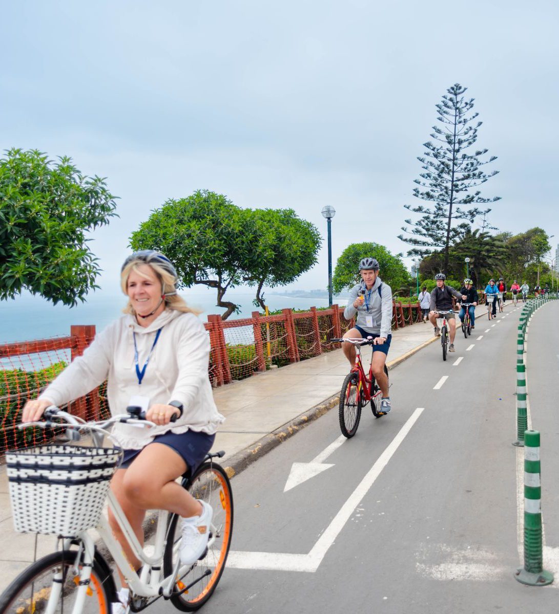 Rondreis Peru, Lima, gastronomische fietstour, fietsen in de straat