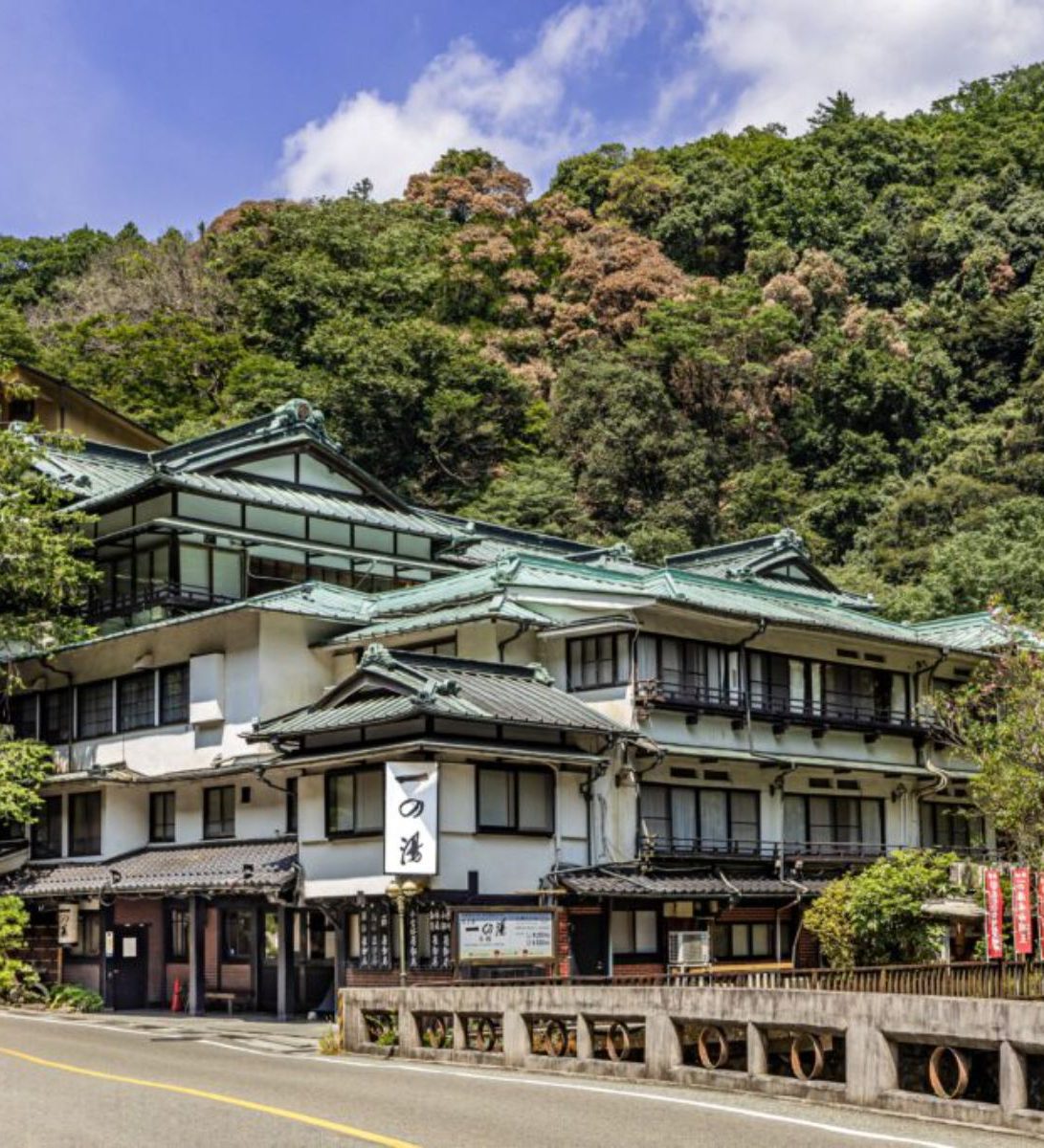 Rondreis Japan, Ichinoyu Honkan, buitenaanzicht