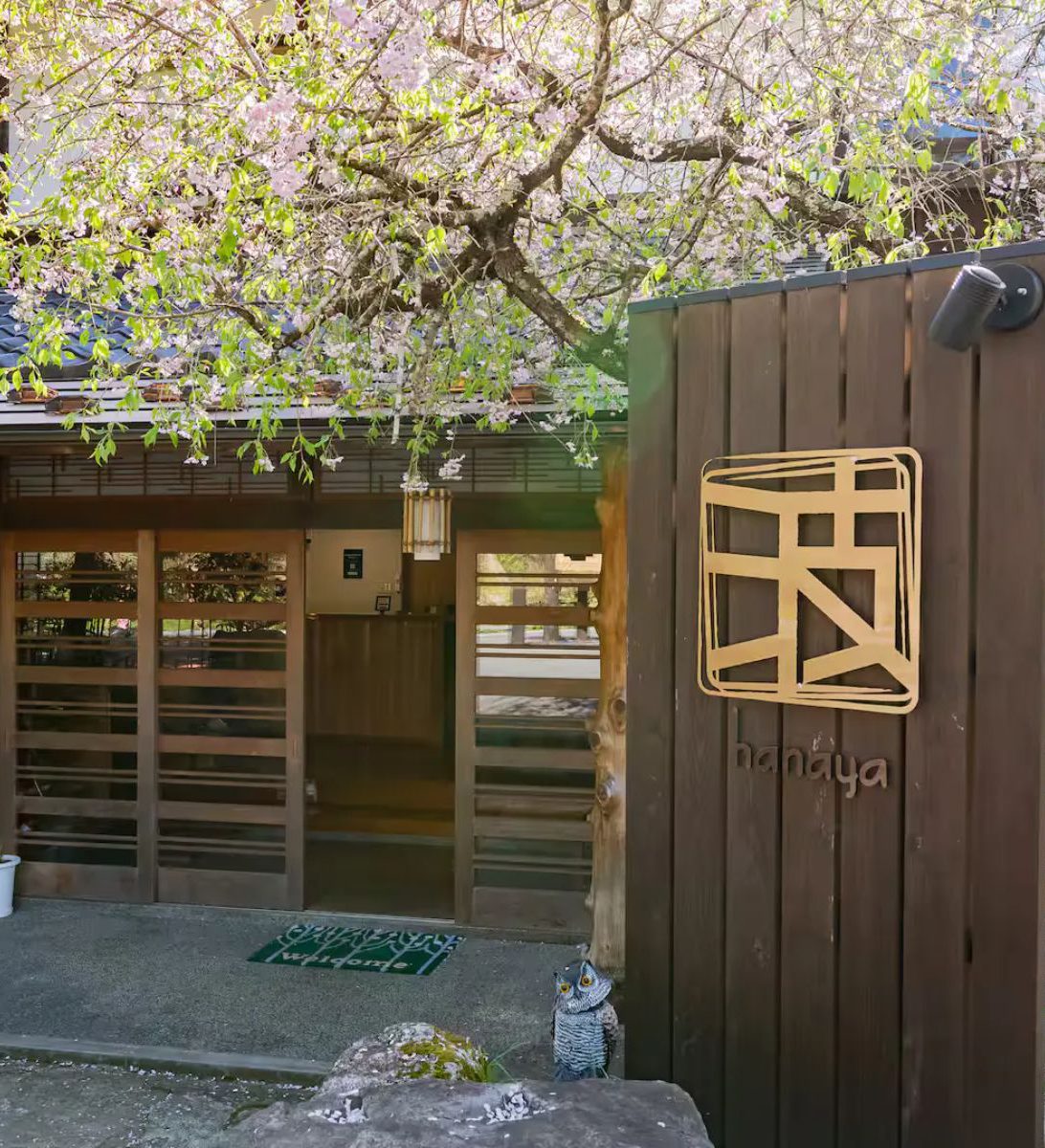 Rondreis Japan, Tsumago, Hanaya Inn Ryokan, buitenaanzicht