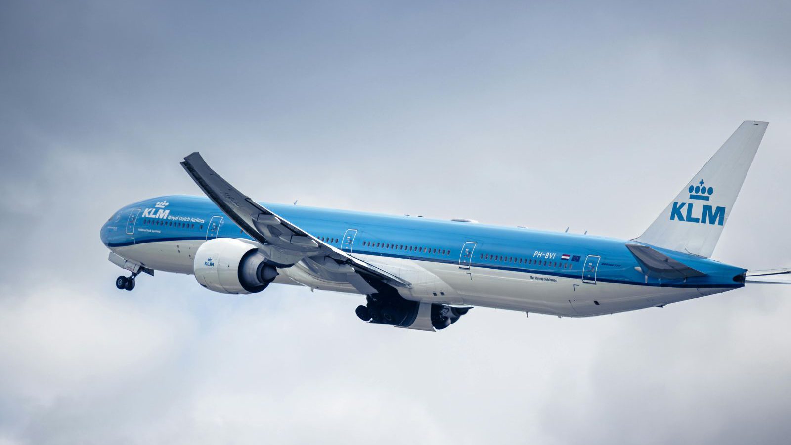rondreis klm vertrek en aankomst vliegtuig stijgt op