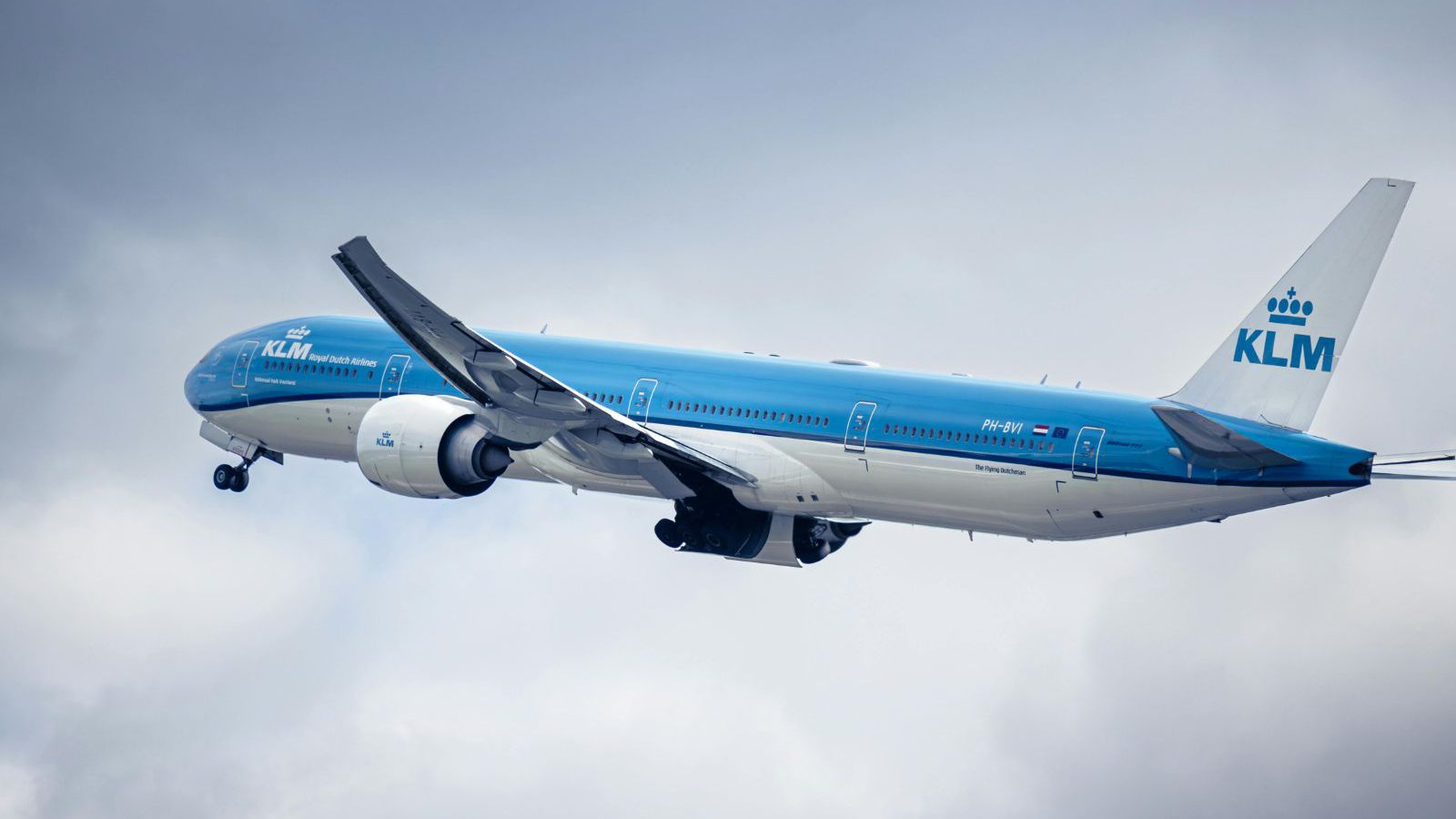 rondreis klm vertrek en aankomst vliegtuig stijgt op