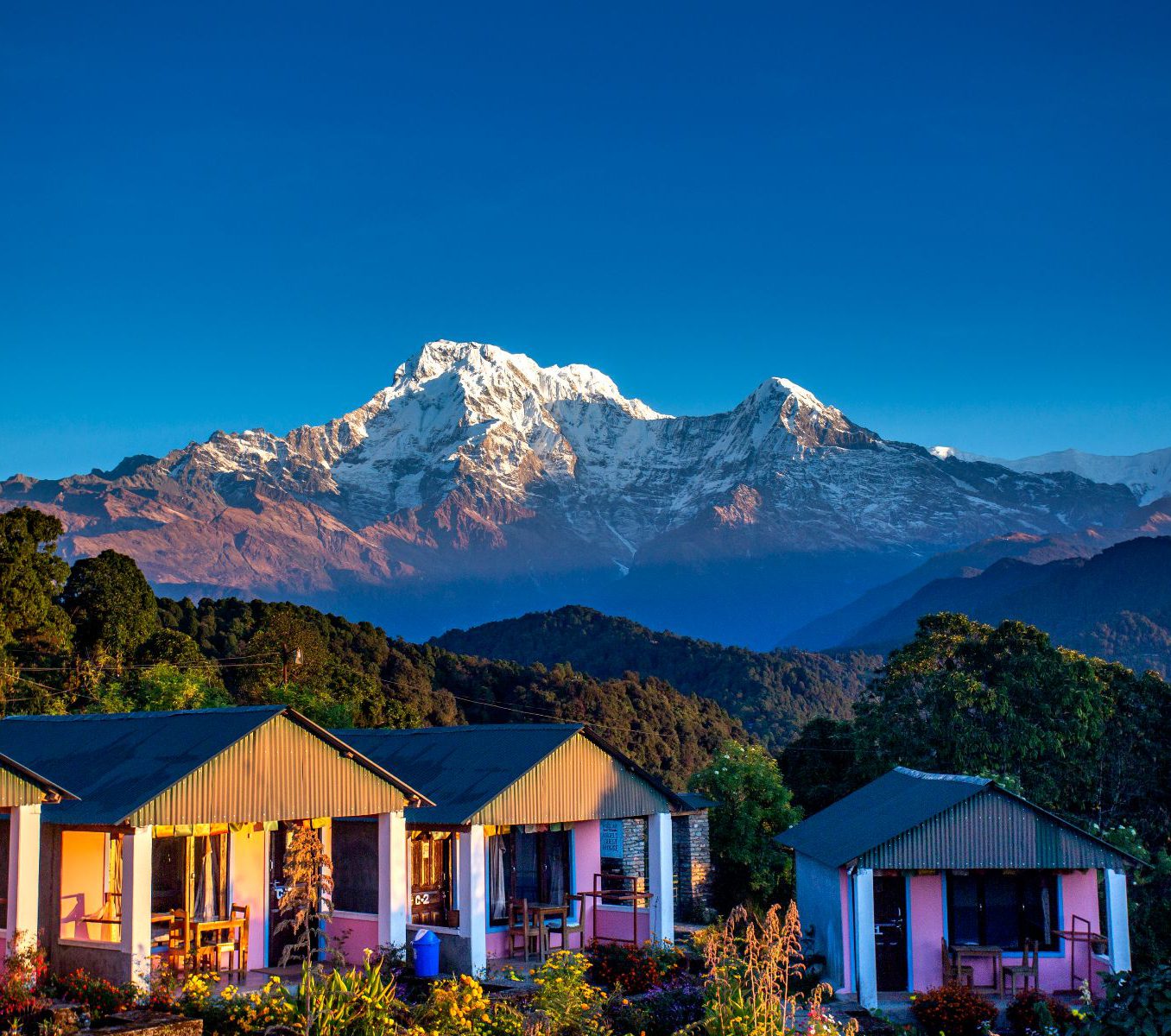 rondreis nepal, annapurna regio, australian camp accommodatie met uitzicht