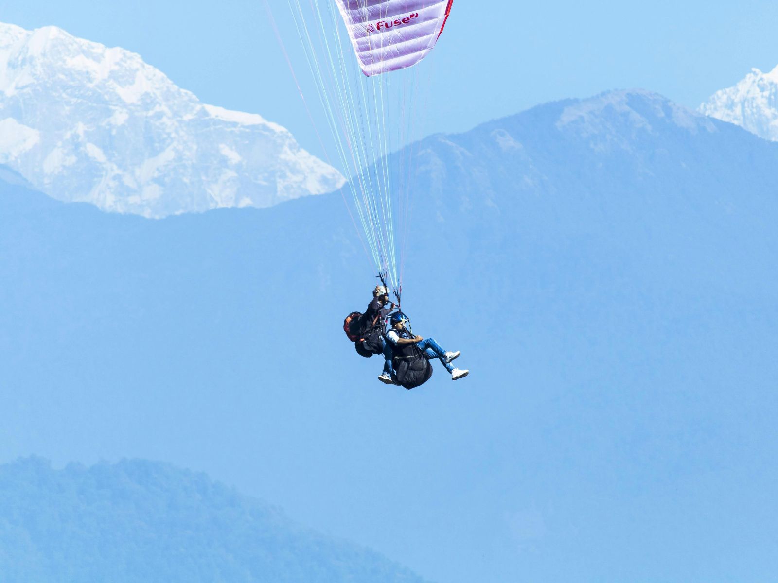 rondreis nepal, excursie paragliden, pokhara, tandemvlucht met uitzicht over himalaya