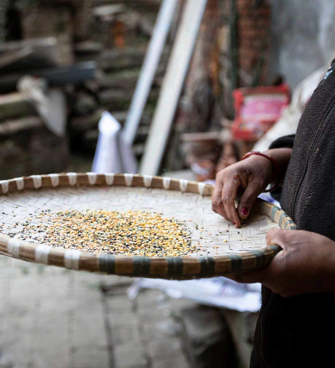 rondreis nepal, excursie kookworkshop, kathmandu, Linzen schoonmaken