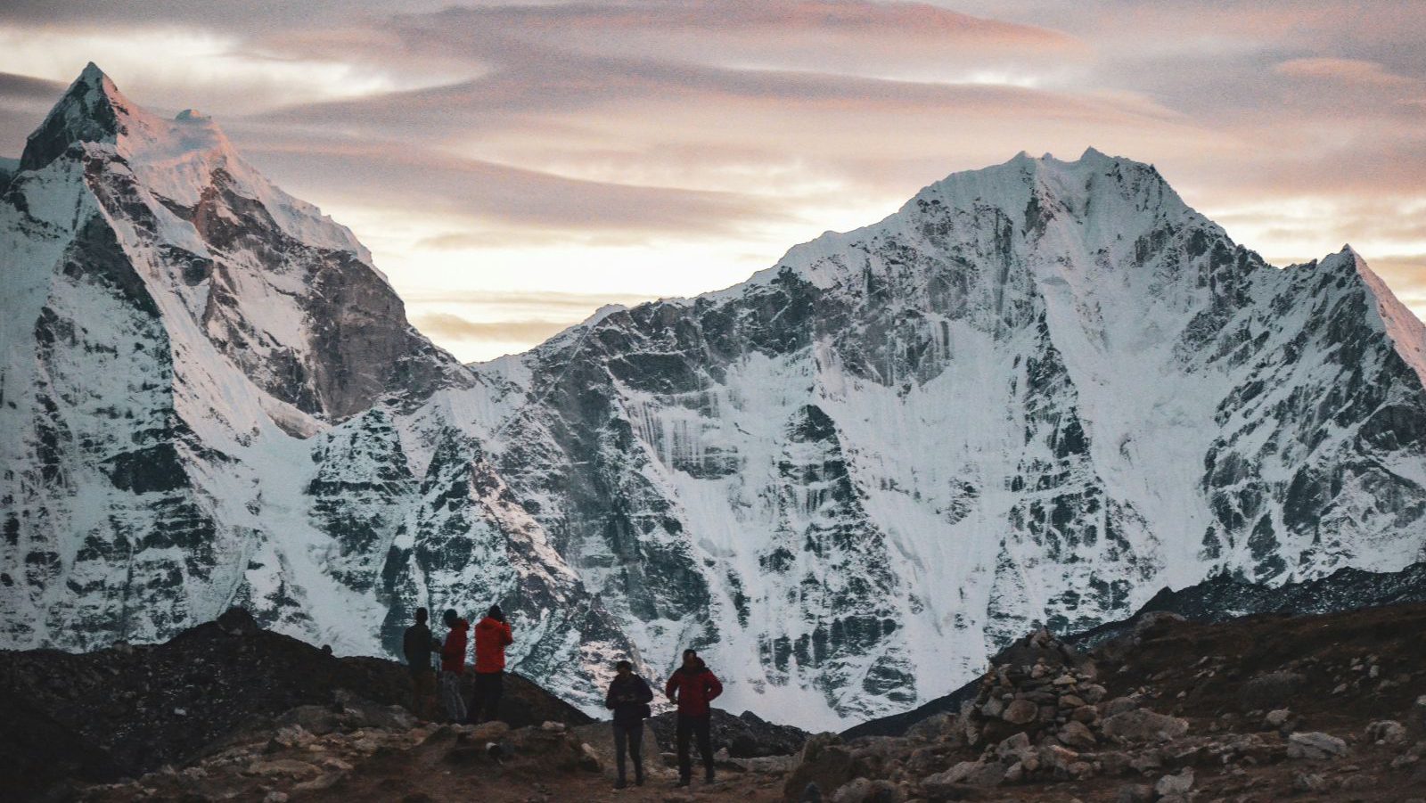 rondreis nepal, everest base camp trek, Lobuche, uitzicht over de bergen