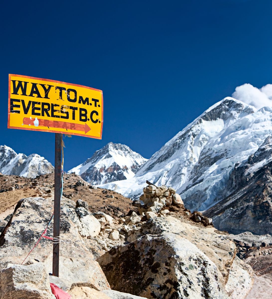 rondreis nepal, everest base camp trek, wegwijzer naar base camp