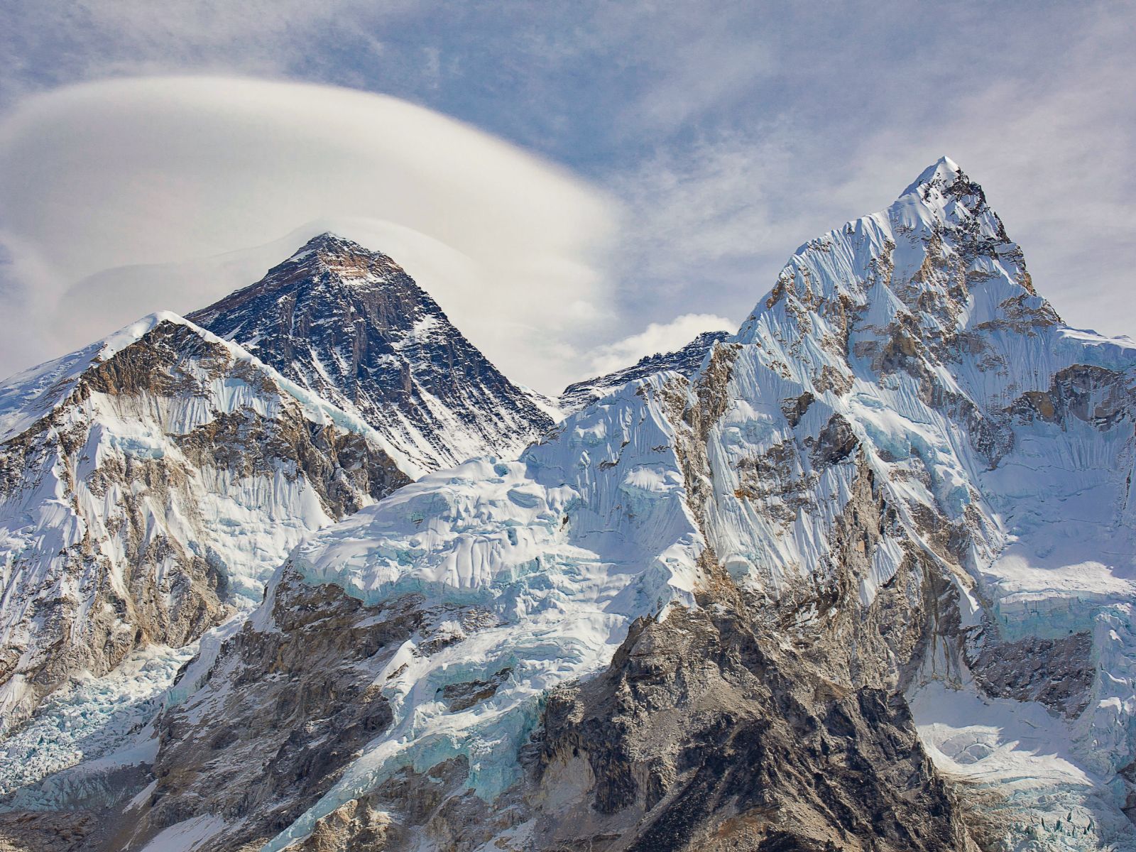rondreis nepal, mount everest, everest view, wolken over bergen