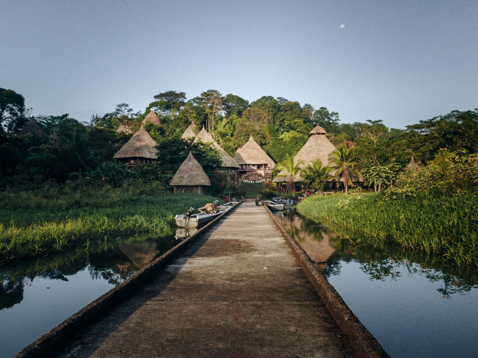 Rondreis Panama, Panama-Stad, excursie Chagres National Park en Embera-indianen, Embera Quera, aankomst steiger