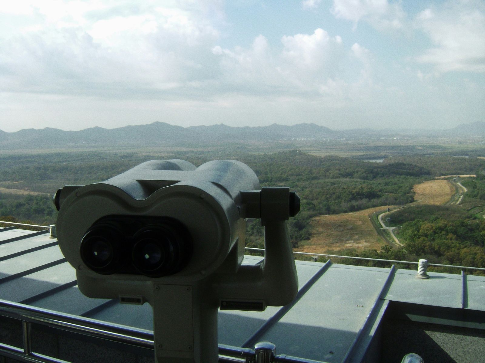 Rondreis Zuid-Korea, DMZ Demilitarized Zone, Verrekijker met uitzicht van Dora Observatory