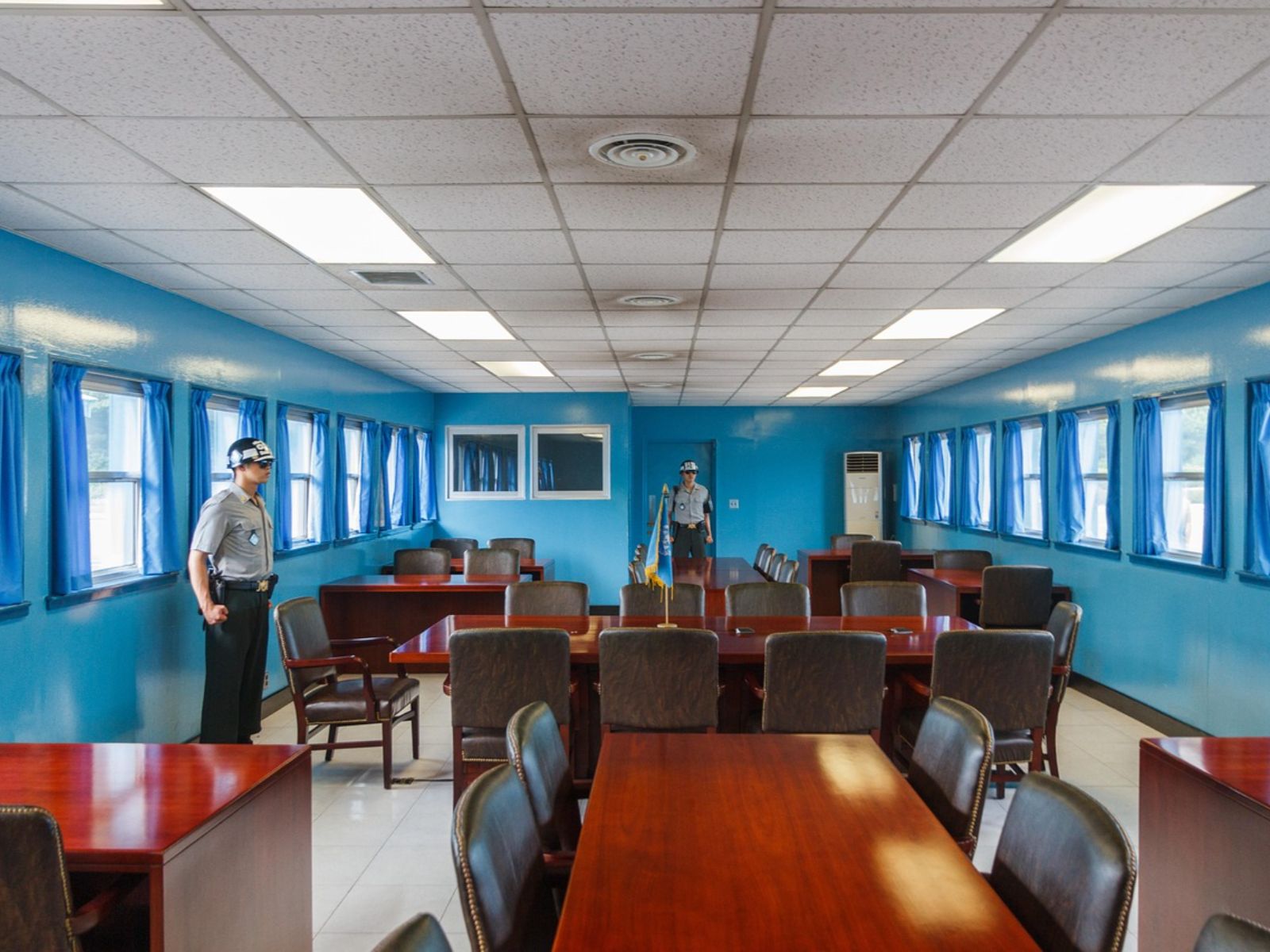 Rondreis Zuid-Korea, DMZ Demilitarized Zone, meeting room