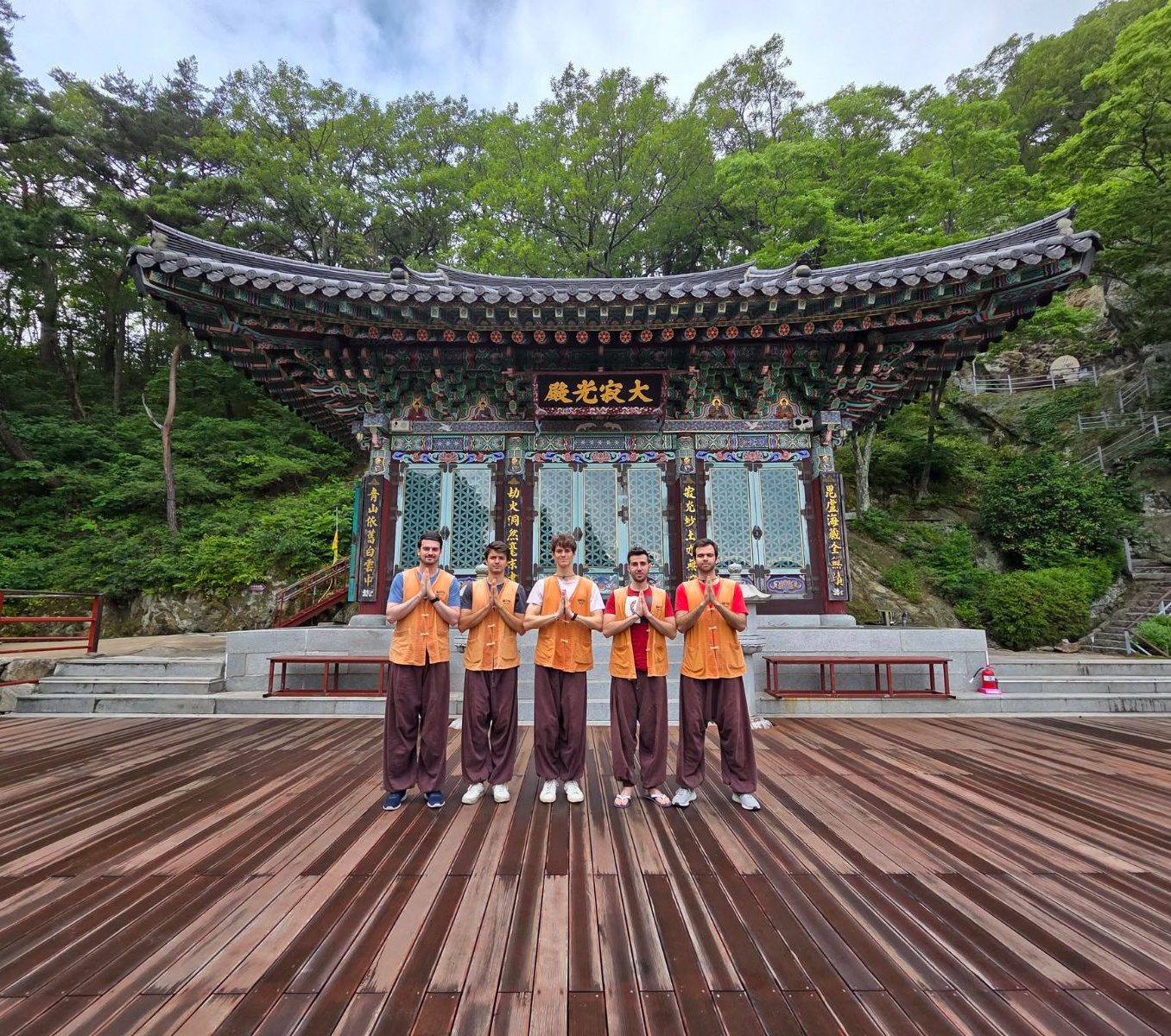 Rondreis Zuid-Korea, Golgulsa Temple, Klein tempelgebouw buitenaanzicht