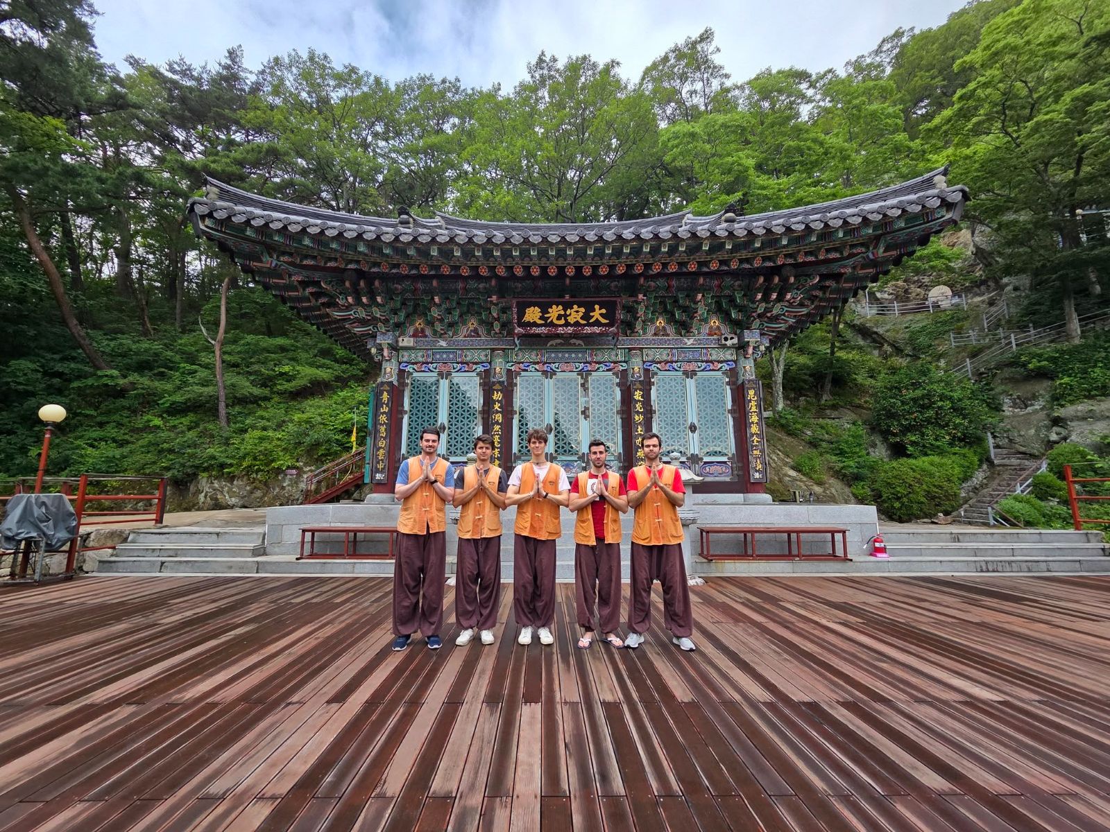 Rondreis Zuid-Korea, Golgulsa Temple, Klein tempelgebouw buitenaanzicht