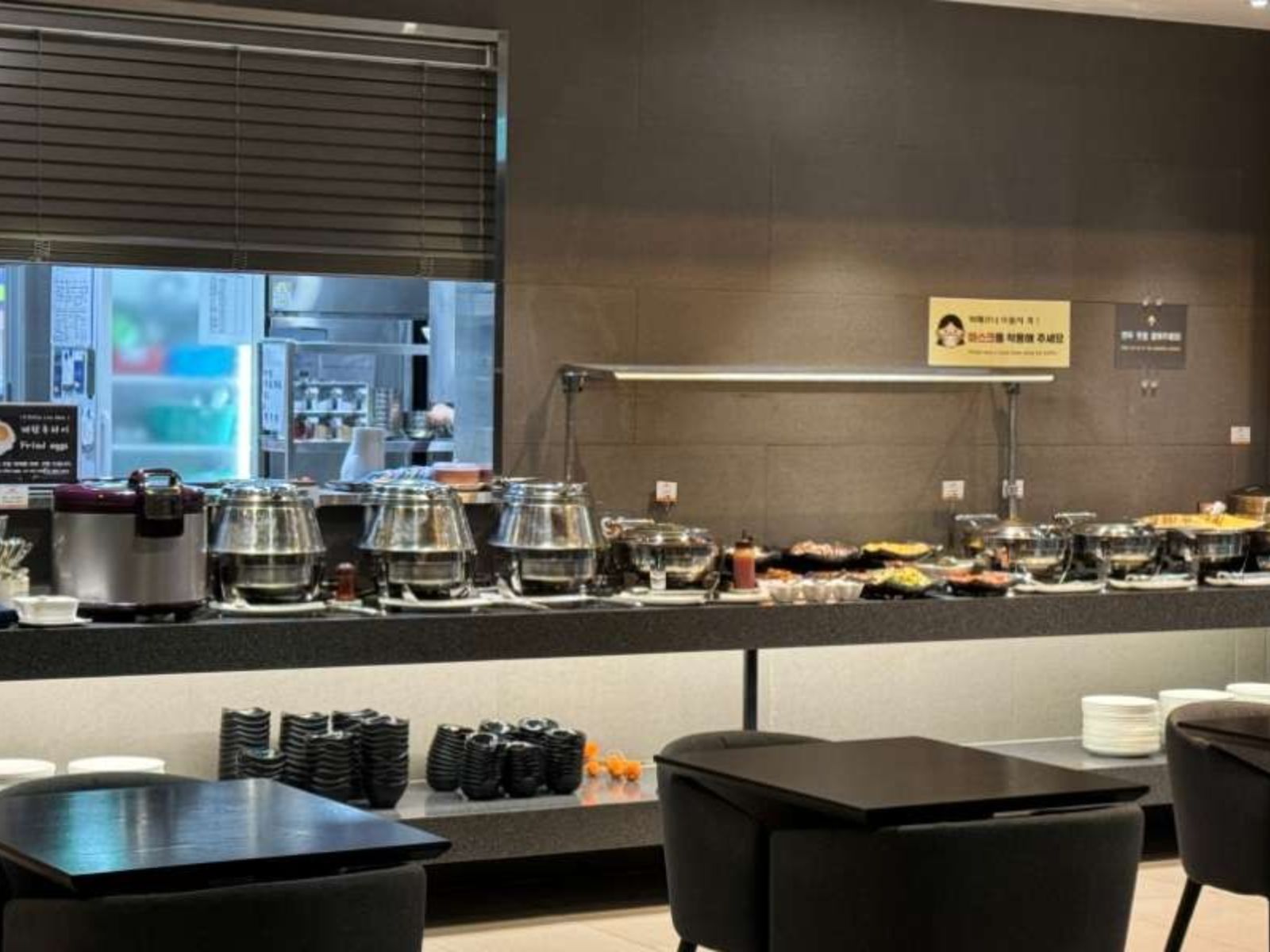 Rondreis Zuid-Korea, Gyeongju, Rivertain Hotel, Ontbijt buffet van veraf