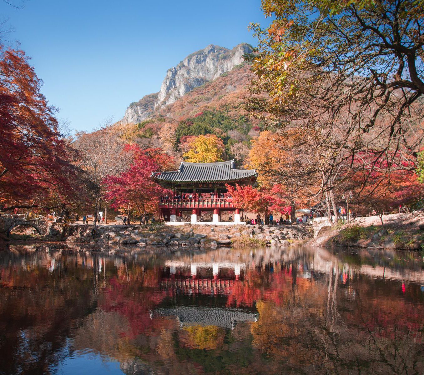 Rondreis Zuid-Korea, Naejangsan National Park, Baegyangsa Temple herfstkleuren
