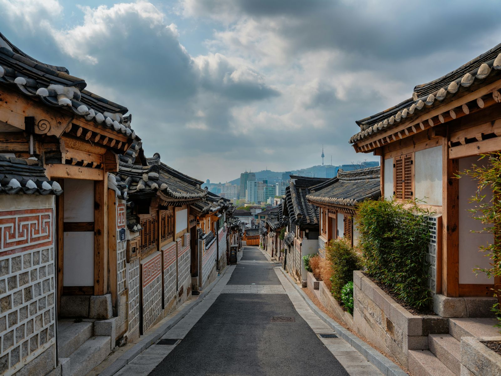 Rondreis Zuid-Korea, Seoul, Bukchon Hanok Village, beroemde Anguk street