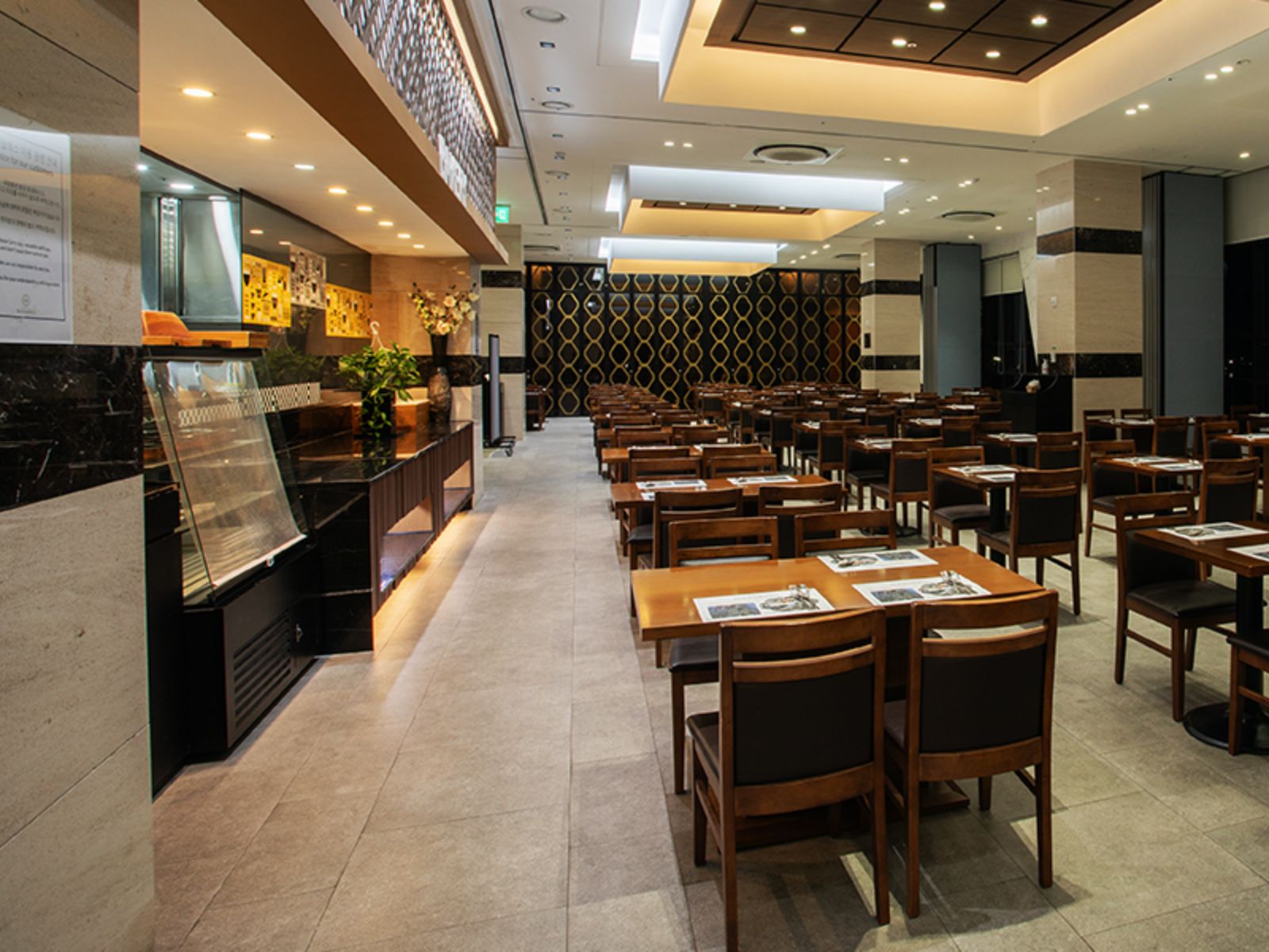 Rondreis Zuid-Korea, Sokcho, Sea Cruise Hotel, restaurant in hotel