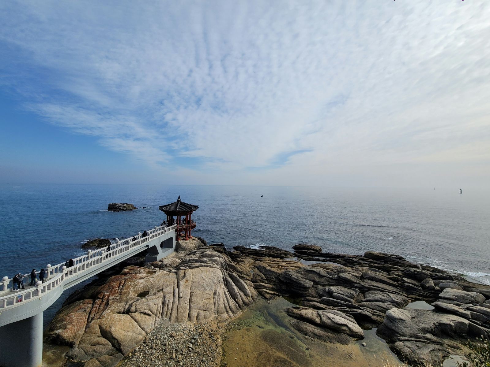 Rondreis Zuid-Korea, Sokcho, tempel bij kust