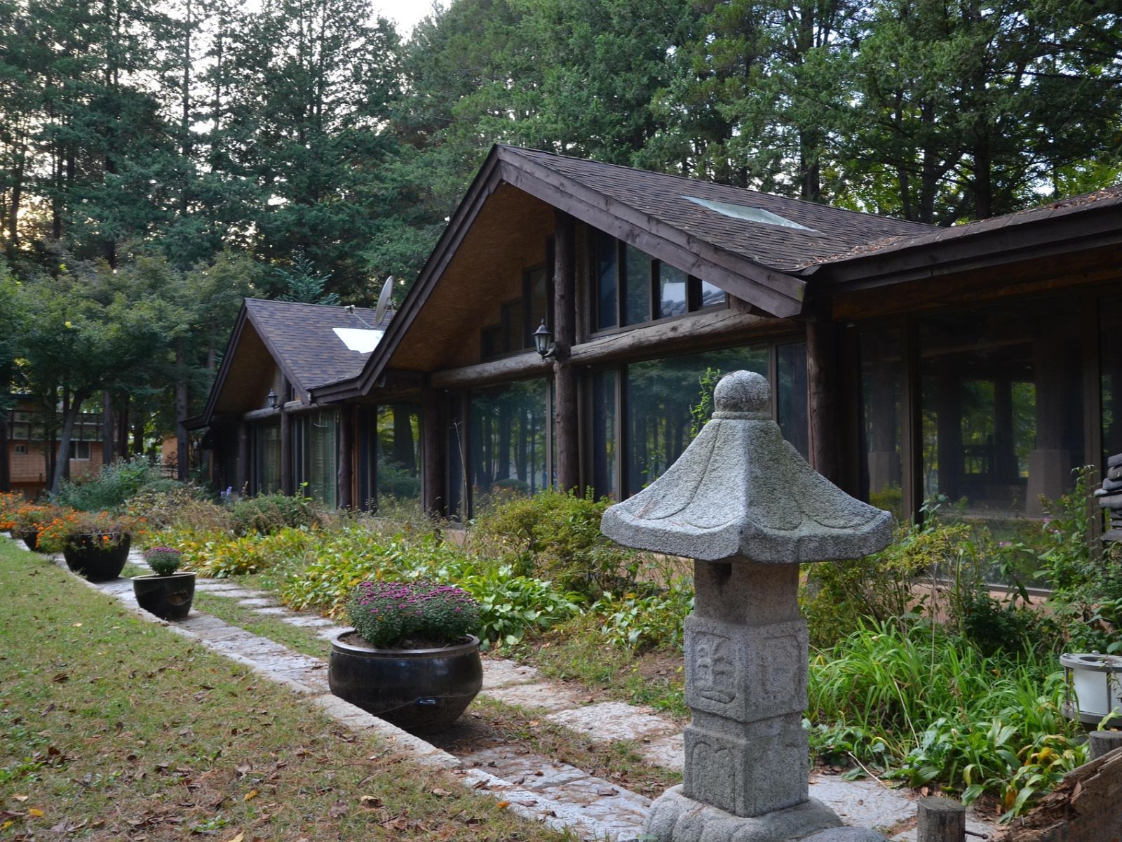 Rondreis Zuid-Korea, excursie Nami Island Tour, houten huizen
