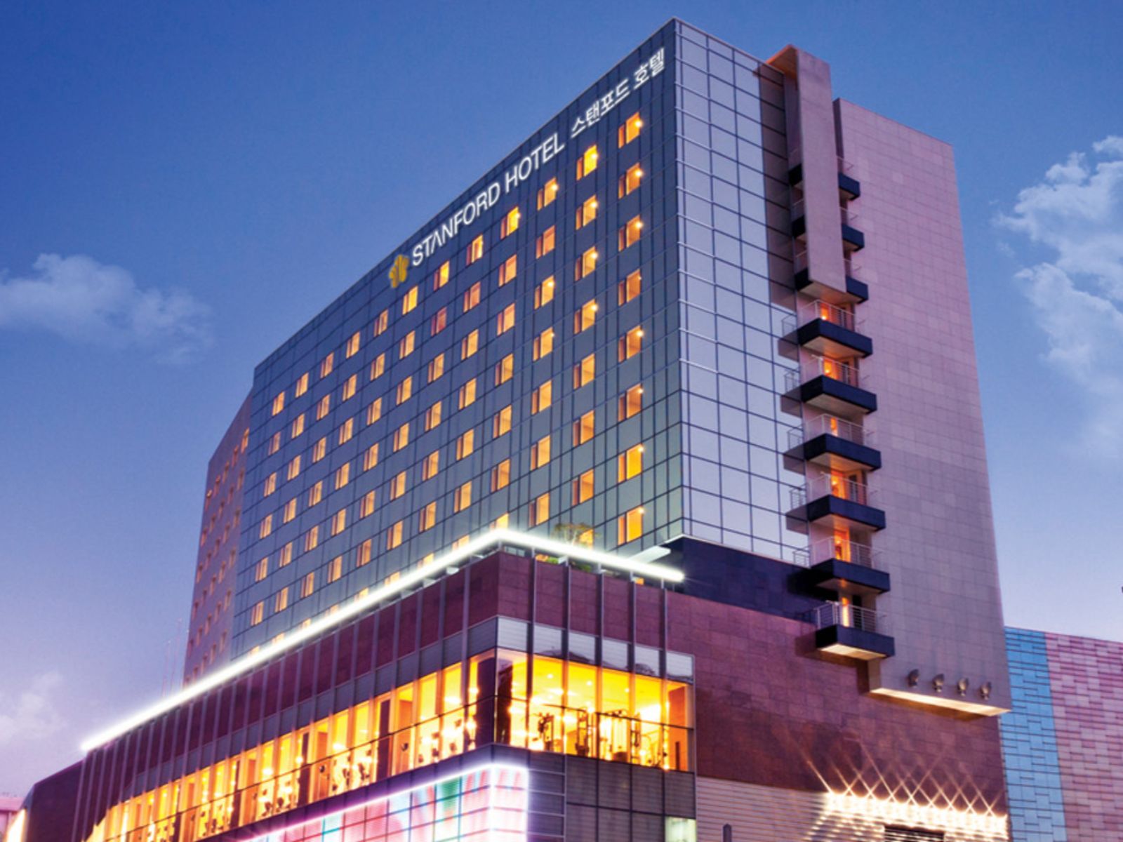 rondreis zuid-korea, seoul, stanford hotel seoul, buitenaanzicht