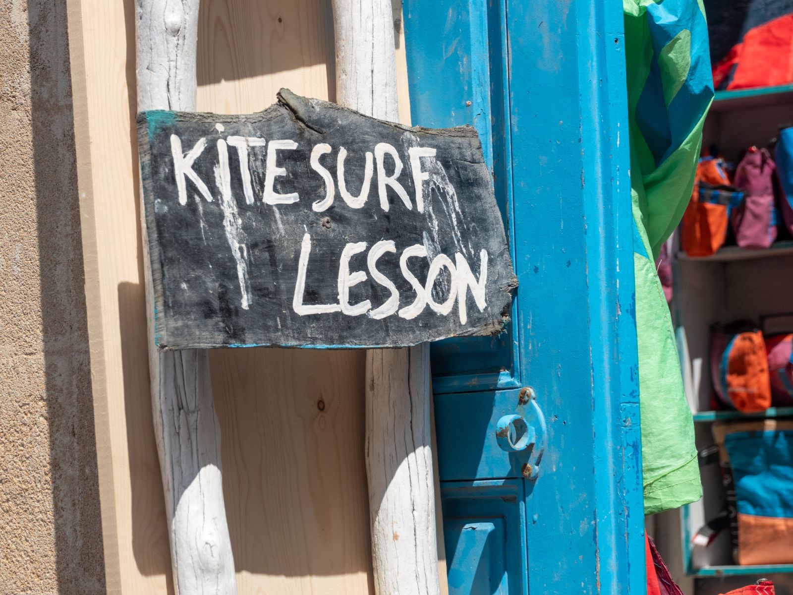 Rondreis Marokko, Essaouira, excursie kitesurfen, bord kitesurf lessen