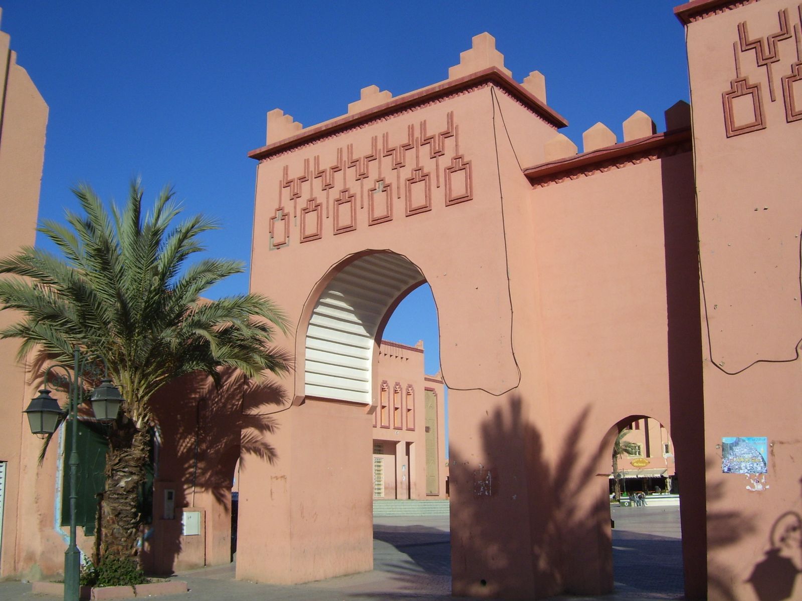 Rondreis Marokko, Essaouira, poort in de stad
