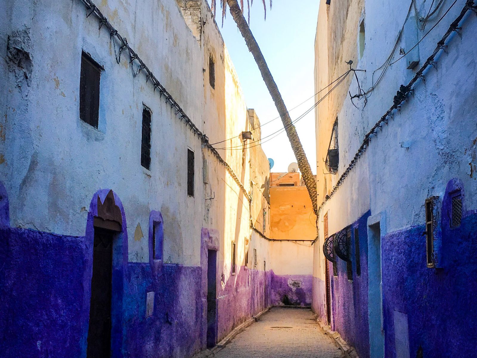 Rondreis Marokko, Fez, steegje in Fez
