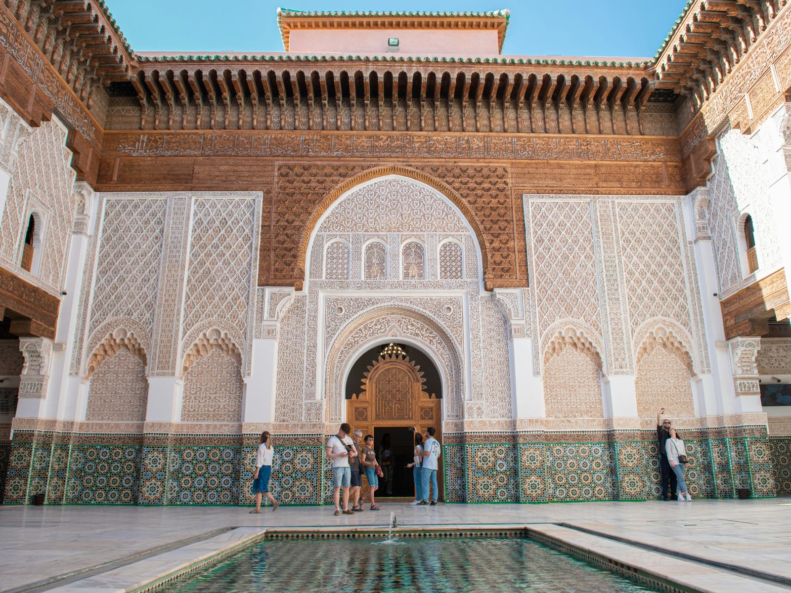 Rondreis Marokko, Marrakech, Stadswandeling Marrakech Medina, mooi gebouw