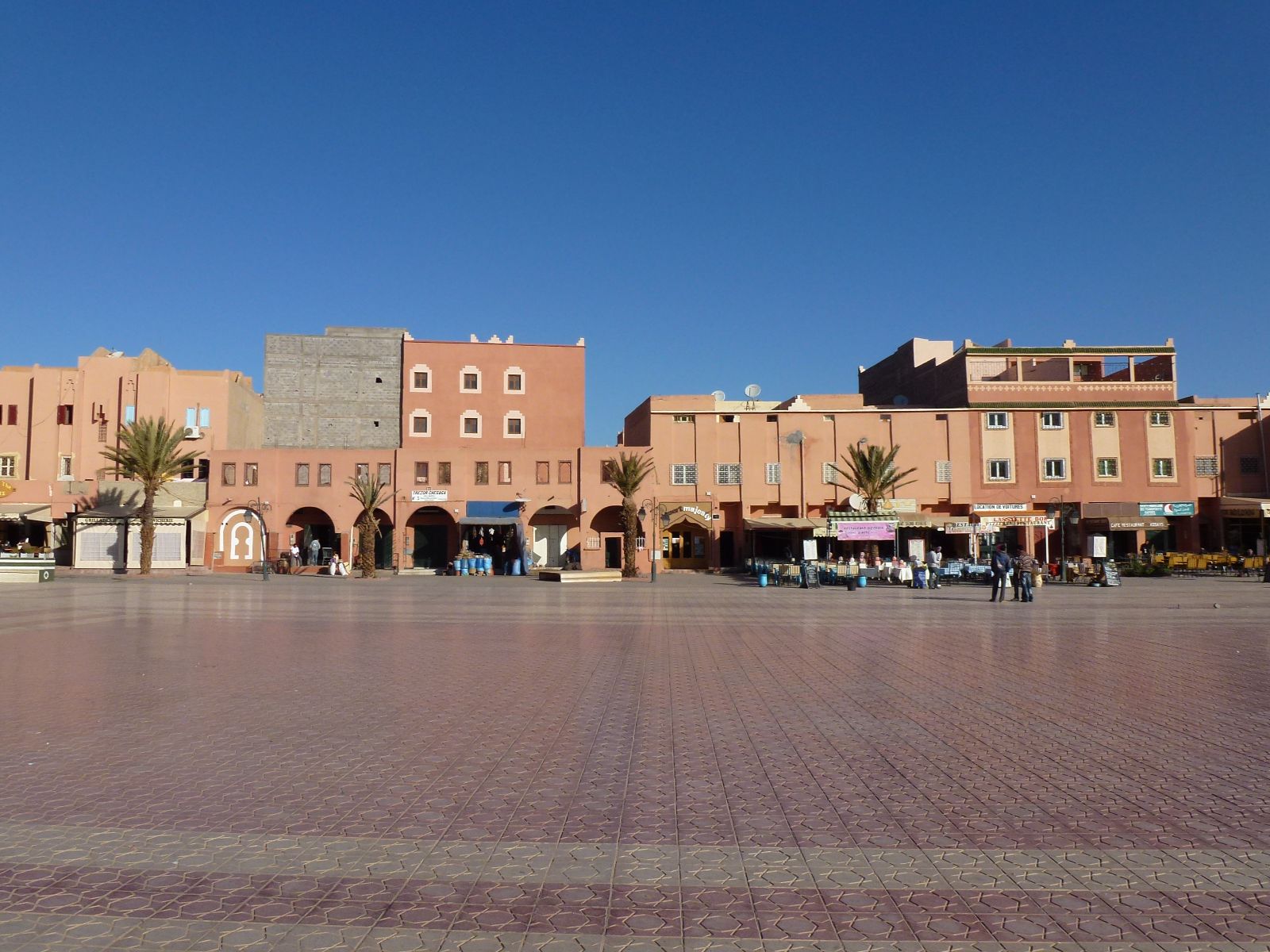 Rondreis Marokko, Ouarzazate, plein van Ouarzazate