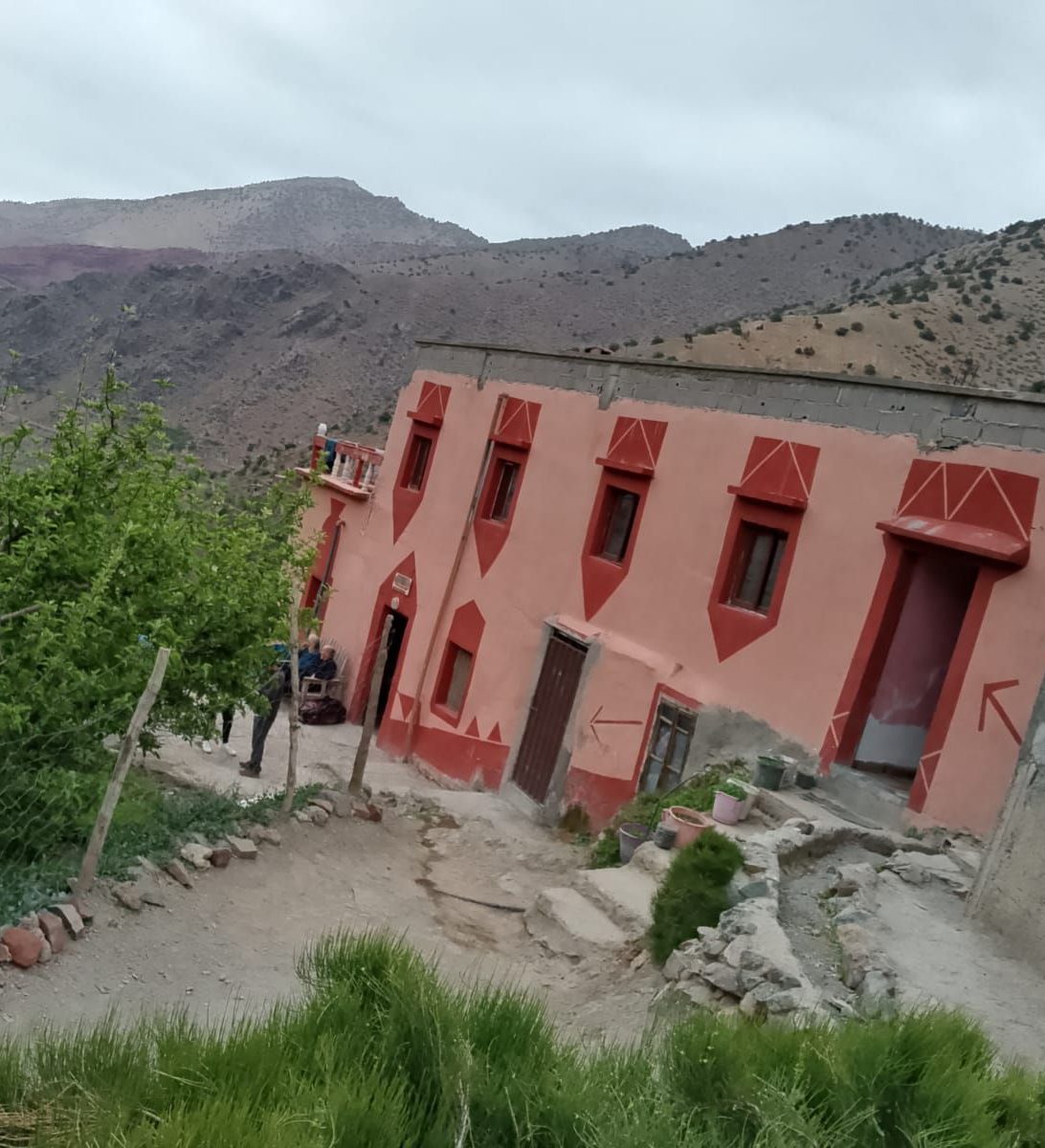 Rondreis Marokko, Toubkal Trekking, Tizi Oussem, Gite Taddarine, buitenaanzicht