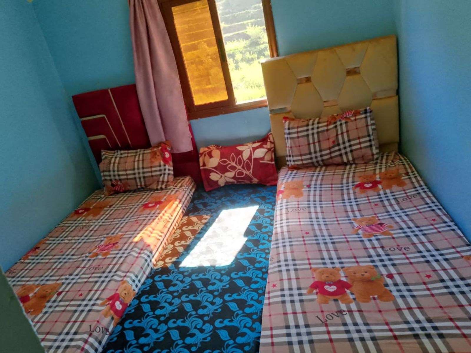 Rondreis Marokko, Toubkal Trekking, Tizi Oussem, Gite Taddarine, slaapkamer