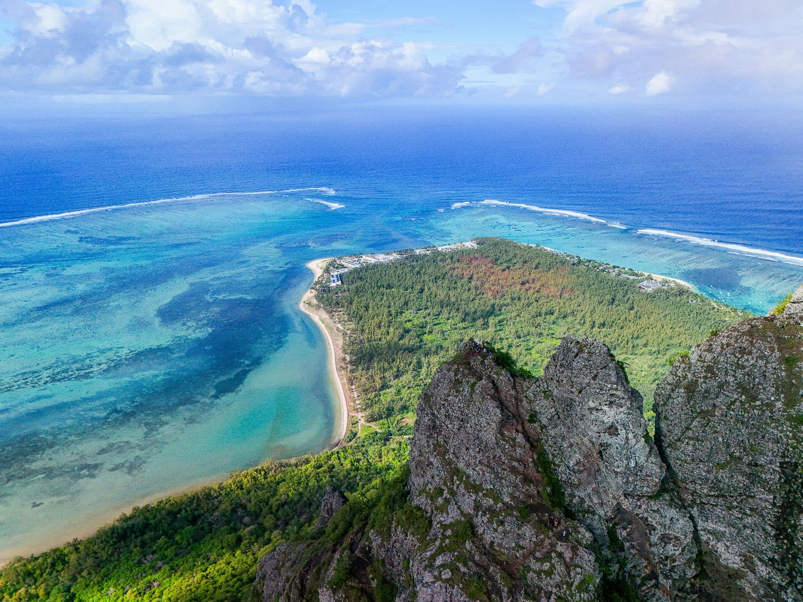 Rondreis Mauritius, Hiken op Mauritius, Le Morne Brabant, uitzicht vanaf de top