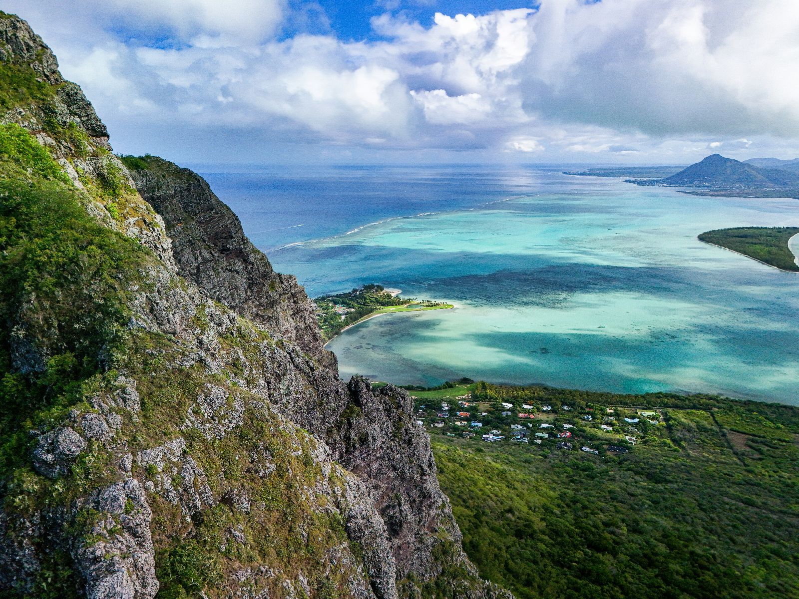 Rondreis Mauritius, Hiken op Mauritius, Le Morne, uitzicht vanaf de berg