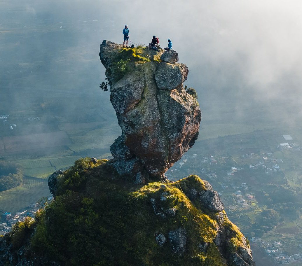 Rondreis Mauritius, Pieter Both, hikers aan de top van de berg, MTPA