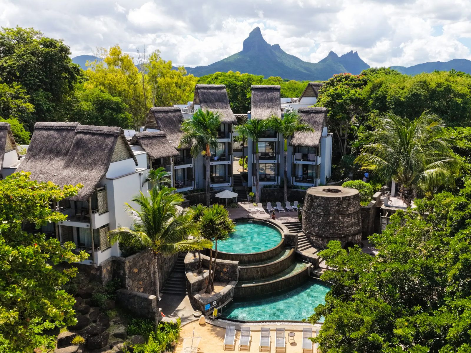Rondreis Mauritius, Tamarin, Tamarina Golf & Spa Resort, vooraanzicht hotel