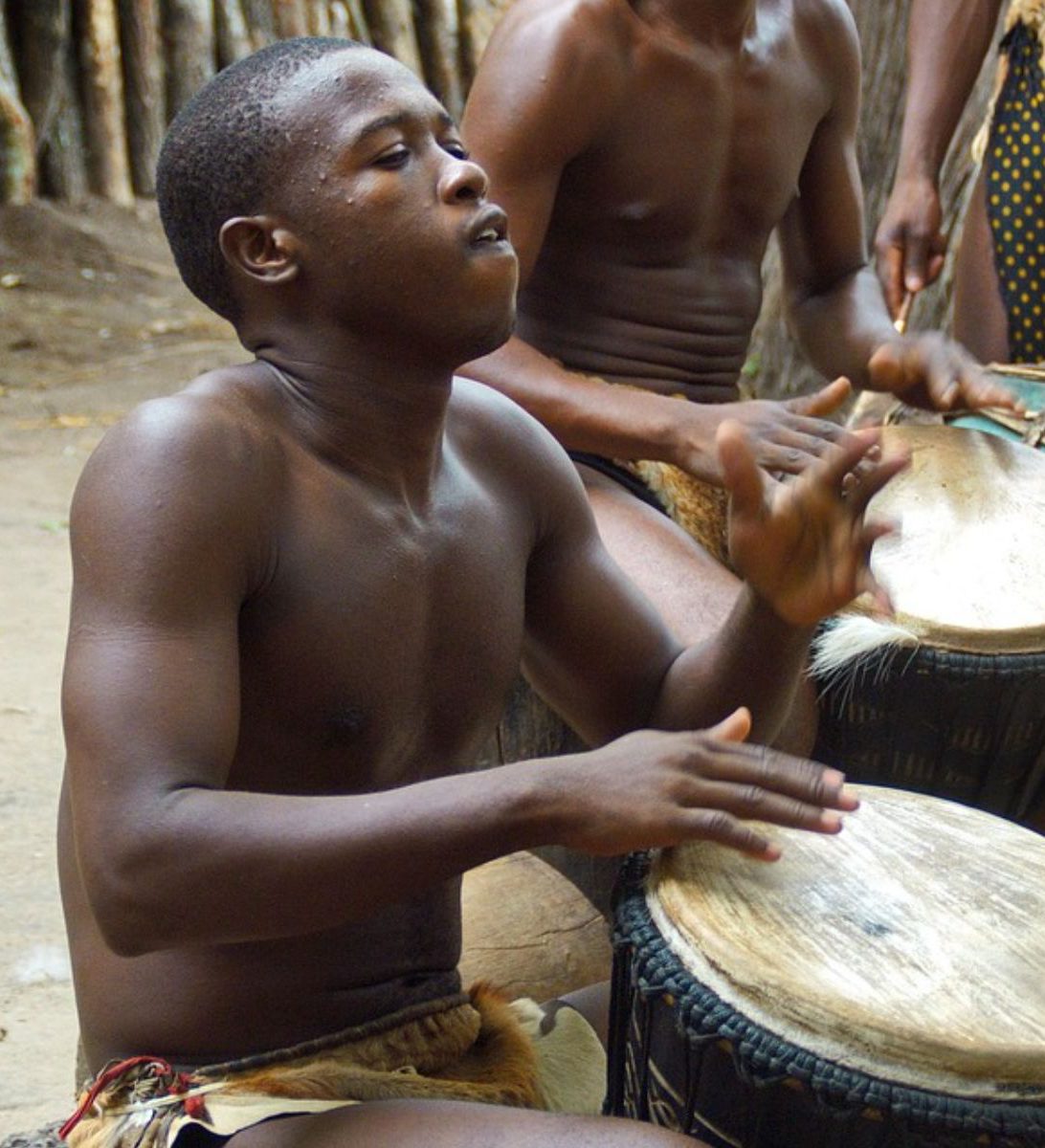 Rondreis Zuid-Afrika, St. Lucia, Zulu Village Tour, trommelen