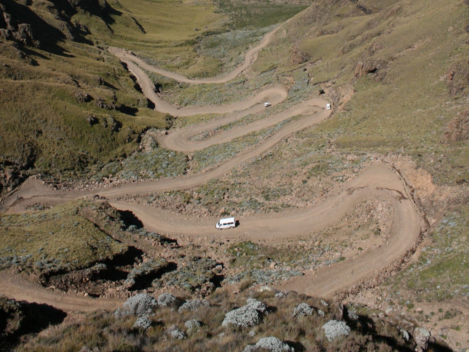 Rondreis Zuid-Afrika, Underberg, Excursie Sani Pass Day Tour, weg door vallei