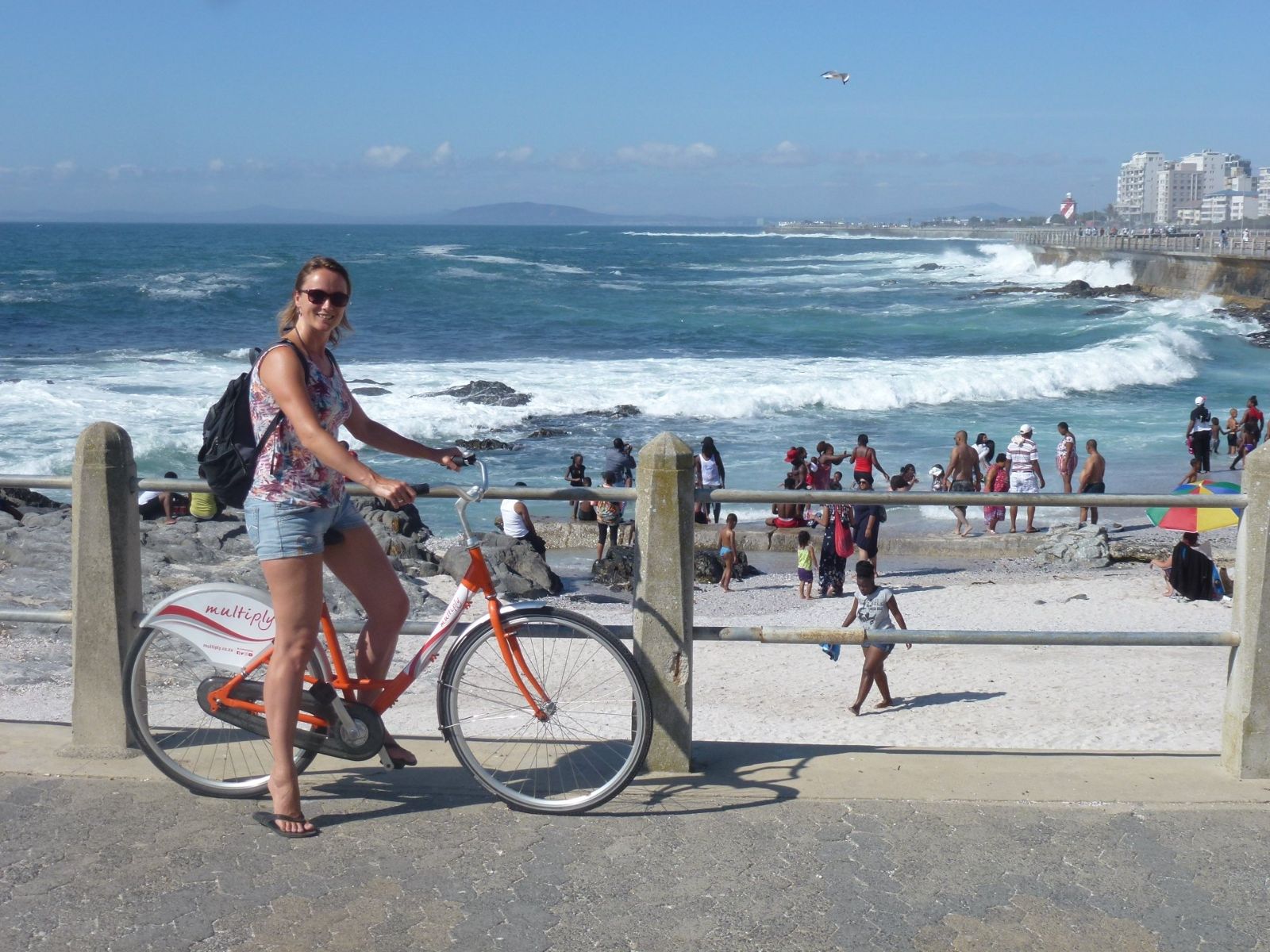 Rondreis Zuid-Afrika, excursie Discover Cape Town by bike, Joanne op de fiets