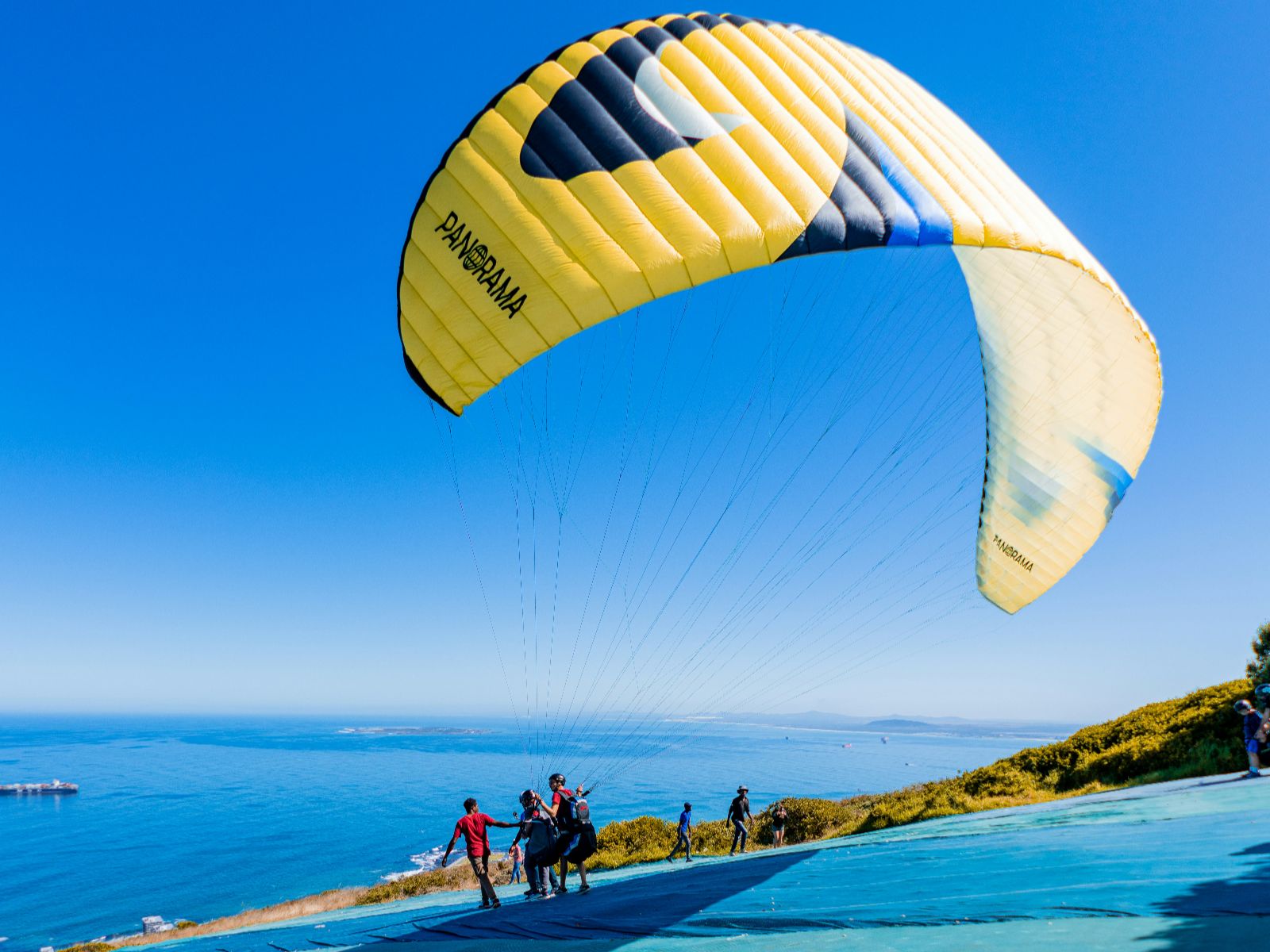Rondreis Zuid-Afrika, excursie tandem paragliding Kaapstad, paragliders start