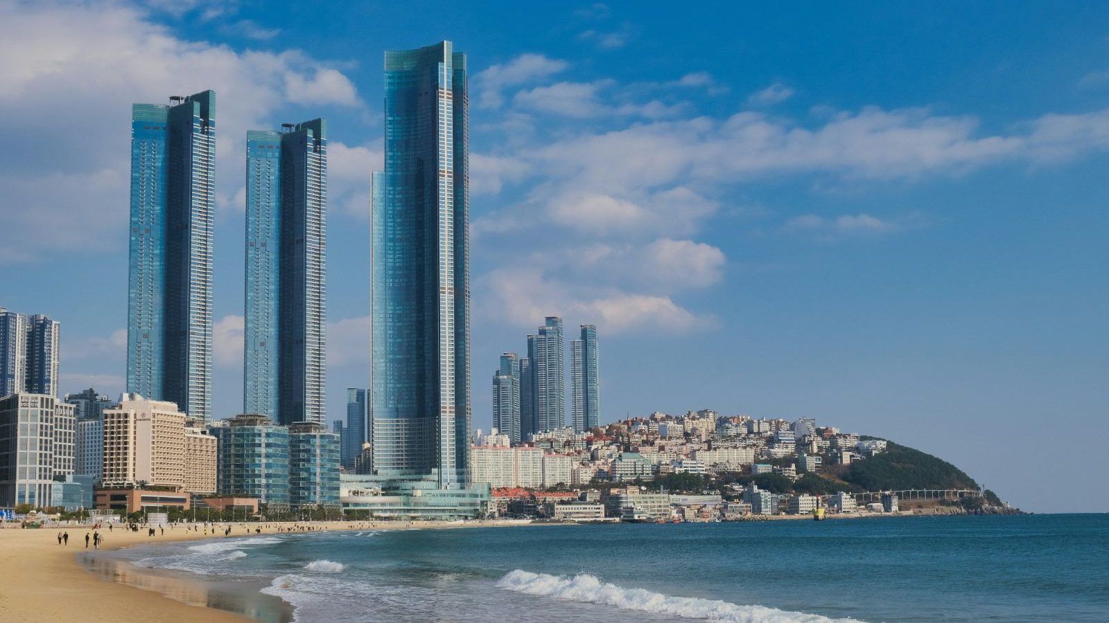 Rondreis Zuid-Korea, Busan, skyline met strand