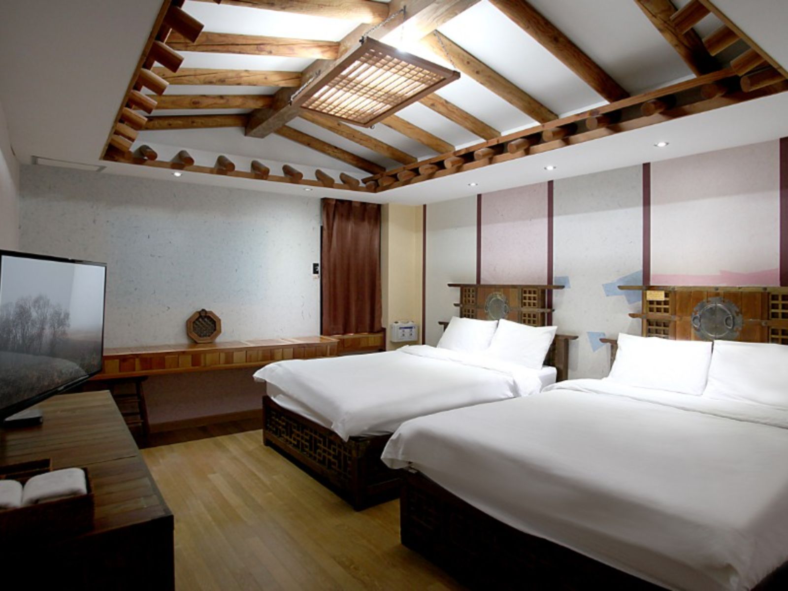 Rondreis Zuid-Korea, Jeonju, Taejogung Hanok Hotel, Kamer met twee bedden
