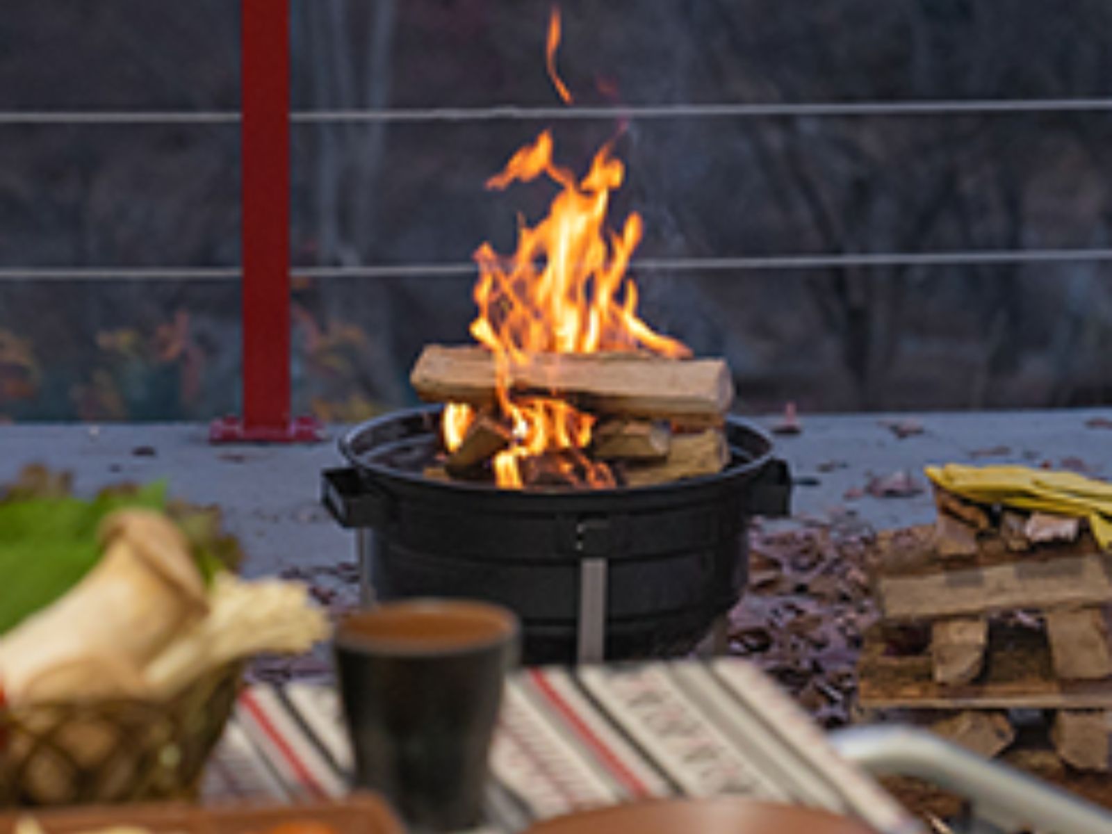 Rondreis Zuid-Korea, Jirisan, O Stay Glamping, Kampvuur bij kamer