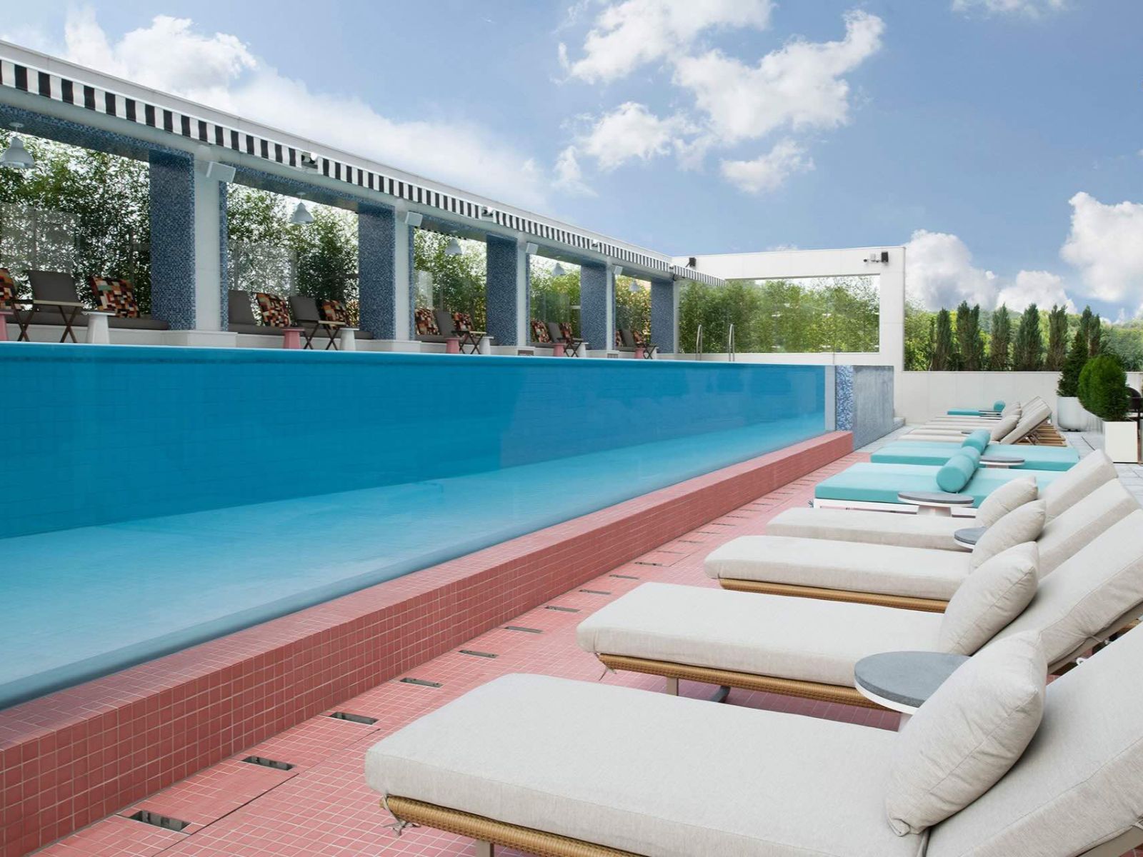 Rondreis Zuid-Korea, Mondrian Seoul Itaewon, Seoul, Rooftop zwembad
