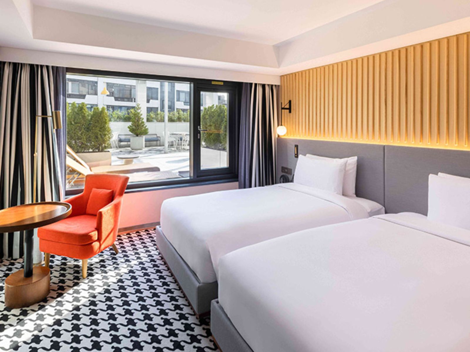 Rondreis Zuid-Korea, Mondrian Seoul Itaewon, Seoul, Slaapkamer met twee eenpersoonsbedden