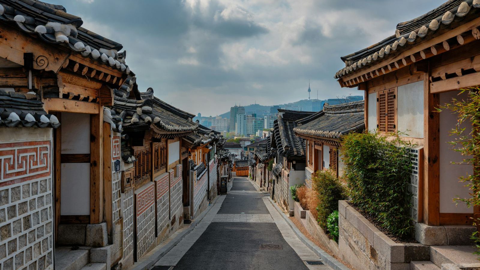 Rondreis Zuid-Korea, Seoul, Bukchon Hanok Village, beroemde Anguk street